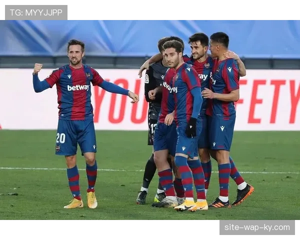 莱万特补时点球绝平皇家社会 客场3比0爆冷胜塞维利亚